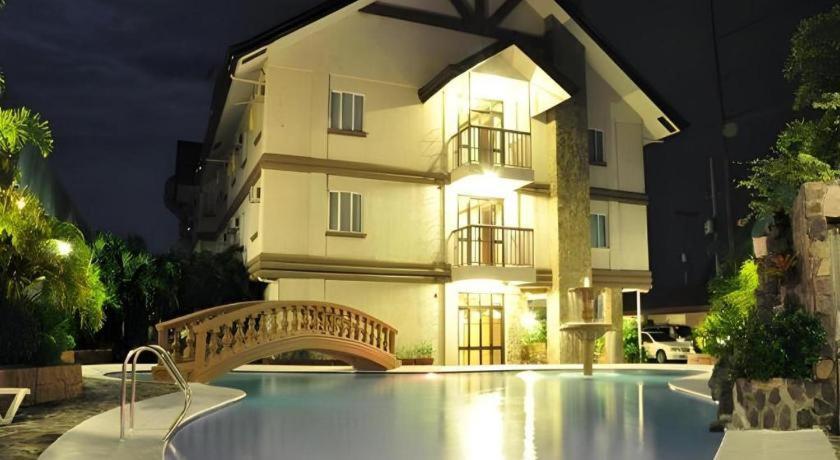 Chocolate And Berries Hotel Baliuag Extérieur photo
